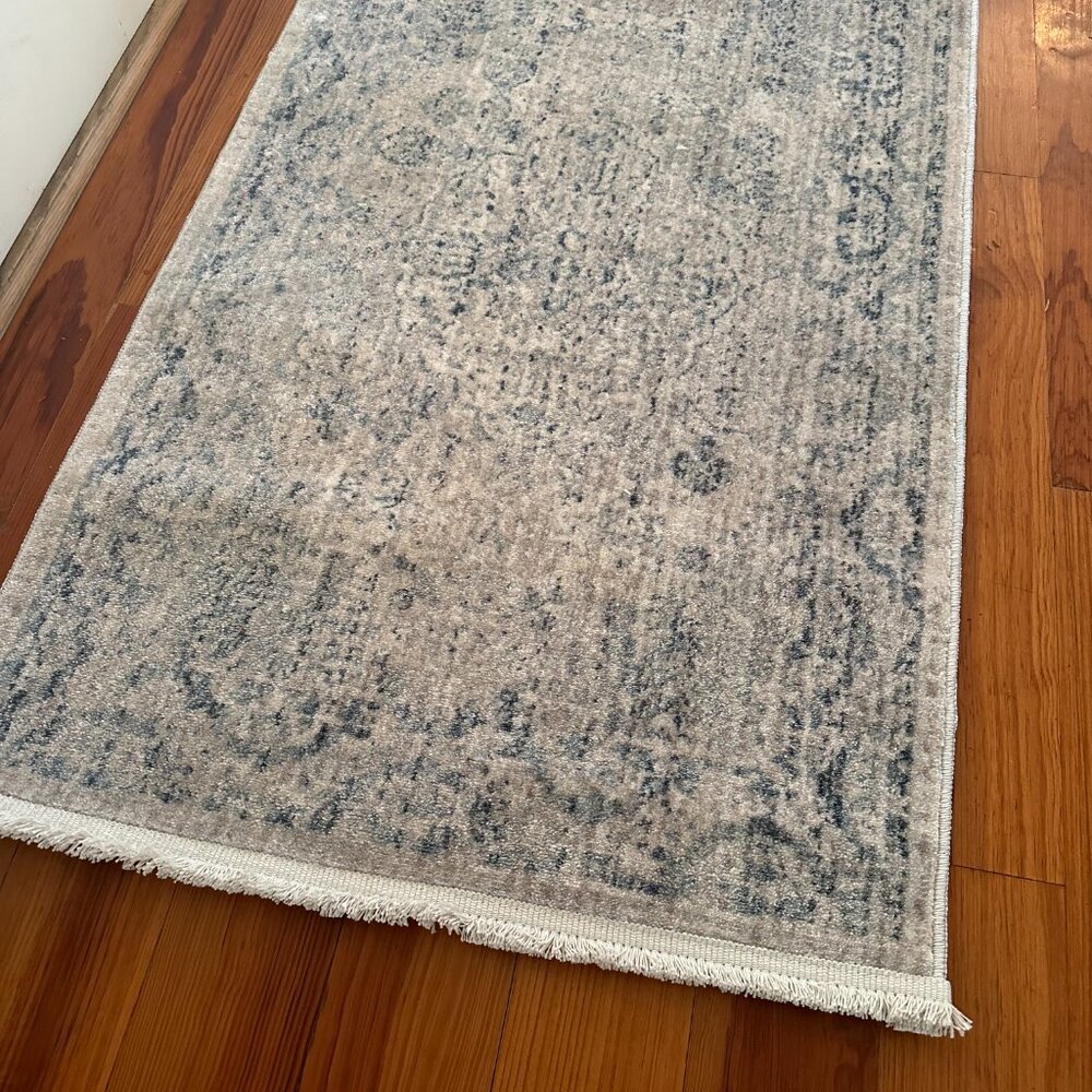 Unique Loom 2x3 area rug - NEW